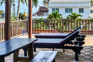 A balcony or terrace at Palm Beach Resort