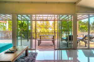 A balcony or terrace at Palm Beach Resort