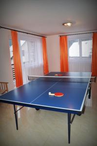 Instalaciones para jugar al tenis de mesa en Penzion Stodolisko o alrededores