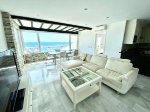 Posedenie v ubytovaní Luxury Puerto Banus Penthouse With Parking & WI-FI