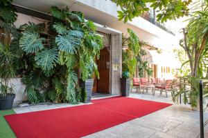 A garden outside Hotel Principe