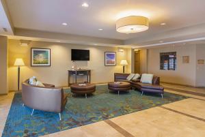 Телевізор і / або розважальний центр в Candlewood Suites - Pensacola - University Area, an IHG Hotel