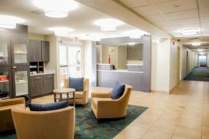 Una cocina o cocineta en Candlewood Suites Richmond North-Glen Allen, an IHG Hotel