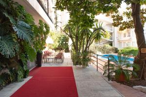 The swimming pool at or close to Hotel Principe