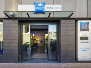 La fachada o entrada de Ibis Budget Málaga Centro