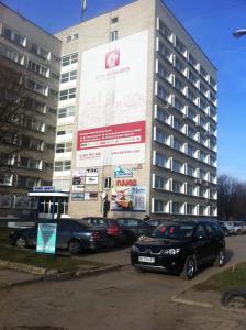 El edificio en el que está el hostal