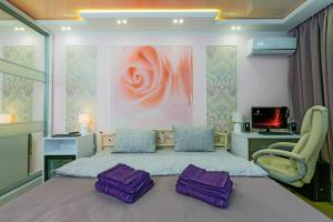 Tempat tidur dalam kamar di Hammam , big Jacuzzi ,Sauna , 2 bedroom , Khrechatik