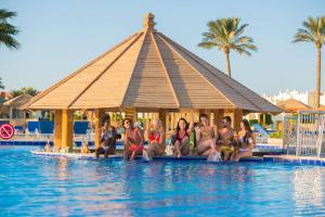 Басейн в Sunrise Royal Makadi Resort або поблизу