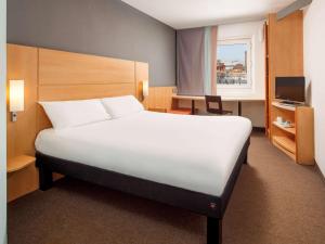 Letto o letti in una camera di ibis Liverpool Centre Albert Dock – Liverpool One