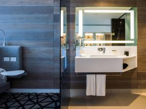 Un baño de Pullman Sydney Airport