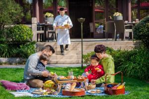 Mga guest na naka-stay sa Four Seasons Hotel Hangzhou at West Lake