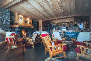 Гостиная зона в Hôtel Le Sherpa Val Thorens