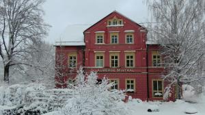 Wein-Hotel Auberge Mistral през зимата