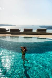 Kolam renang di atau di dekat Lilium Hotel Santorini