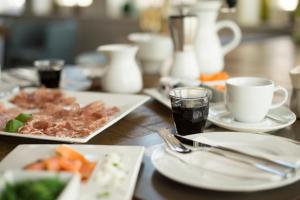 Comida no hotel ou em algum lugar perto