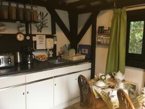 A kitchen or kitchenette at Otters Green