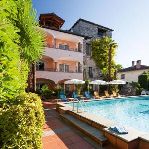 Poolen vid eller i närheten av Romantik Hotel Castello Seeschloss