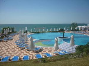 Swimming pool sa o malapit sa Sineva Beach Hotel - All Inclusive