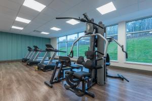 Gimnasio o equipamiento deportivo en Holiday Inn Express & Suites Moncton, an IHG Hotel