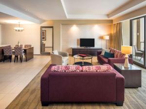 โทรทัศน์และ/หรือระบบความบันเทิงของ Swissôtel Living Al Ghurair Dubai