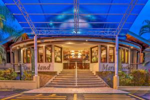 Facade o entrance ng Hotel Casa Roland Golfito Resort