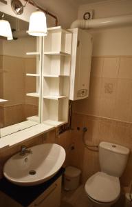 A bathroom at Lagom Apartman