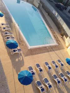 The swimming pool at or close to Apartamentos Montemar