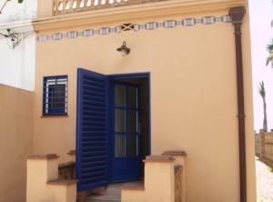 Foto de la galería de Salou 1 · House -garden in front of the beach - Ferrari Land en Salou