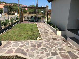 A garden outside villetta san teodoro IUN Q7135