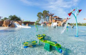 Sundlaugin á Camping & Resort Sangulí Salou eða í nágrenninu