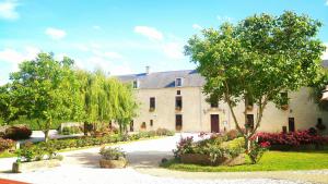 Vrt u objektu Hôtel Le Manoir De Mathan Crépon à la campagne 5 mn d'Arromanches et 10 mn de Bayeux