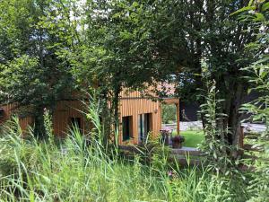 Garður fyrir utan Ausseer Chalet (nahe Hallstatt), Appartements