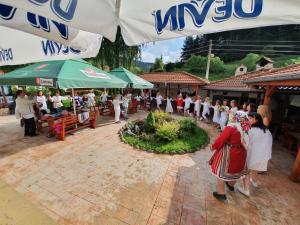 Гості Yagodina Family Hotel