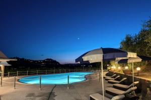 La alberca dentro o cerca de Alfresco luxury Villa with Heated pool