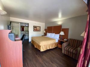 Gulta vai gultas numurā naktsmītnē Travelodge by Wyndham Albuquerque West