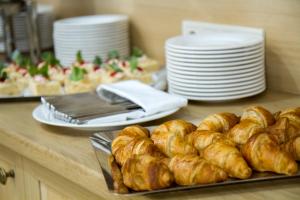 Makanan di atau di tempat lain dekat hotel