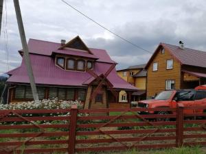 Gedung tempat guest house berlokasi