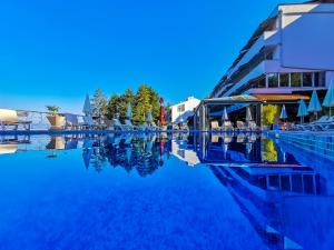 Bazén v ubytování Hotel & Spa Tino Sveti Stefan nebo v jeho okolí