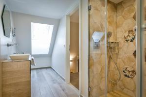 Landhaus Sylter Hahn tesisinde bir banyo