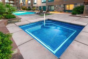 A piscina localizada em Wingate by Wyndham - St. George ou nos arredores