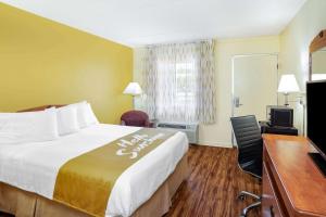 Легло или легла в стая в Days Inn by Wyndham Clarksville TN