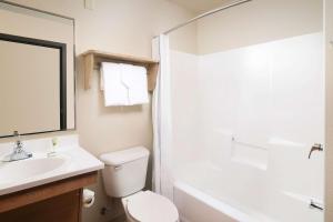 WoodSpring Suites Texas City衛浴