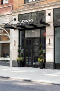 La fachada o entrada de Broadway Plaza Hotel