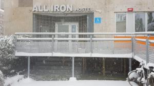 All Iron Hostel talvella