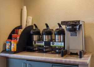 Tetera y cafetera en Red Roof Inn Indianapolis South