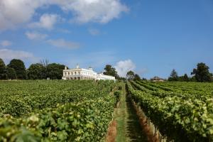 Garður fyrir utan Lympstone Manor Hotel Restaurant & Vineyard - Relais & Chateaux