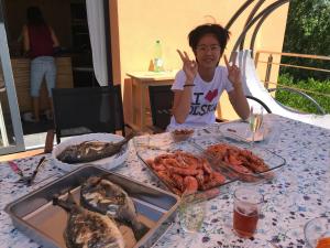 Comida en la casa de huéspedes o alrededores