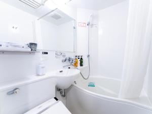 Kamar mandi di APA Hotel Shin Osaka Minamikata Ekimae