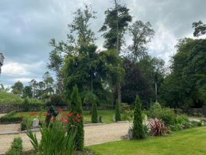 Kebun di luar Markree Courtyard