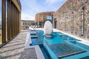 A piscina localizada em The Headland Hotel and Spa ou nos arredores